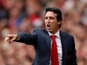 Unai Emery points a finger during the Premier League game between Arsenal and Manchester City on August 12, 2018