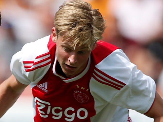 Ajax 'place De Jong value at £75m'