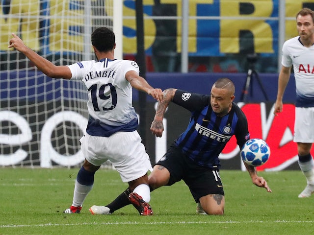 Mousa Dembele and Radja Nainggolan in action during the Champions League group game between Inter Milan and Tottenham Hotspur on September 18, 2018