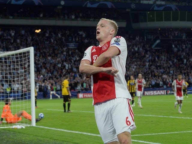 Van de Beek to pen new Ajax contract?