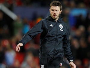 Report: Carrick in contention to succeed Benitez