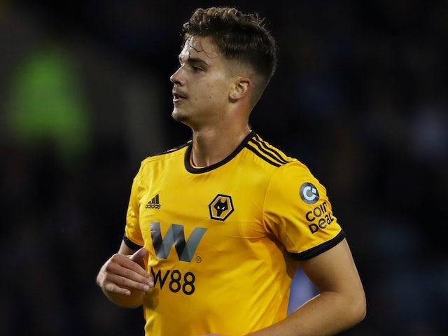 Leander Dendoncker in action for Wolverhampton Wanderers in the EFL Cup on August 28, 2018