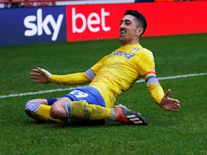 Leeds defeat Reading to tighten grip on second