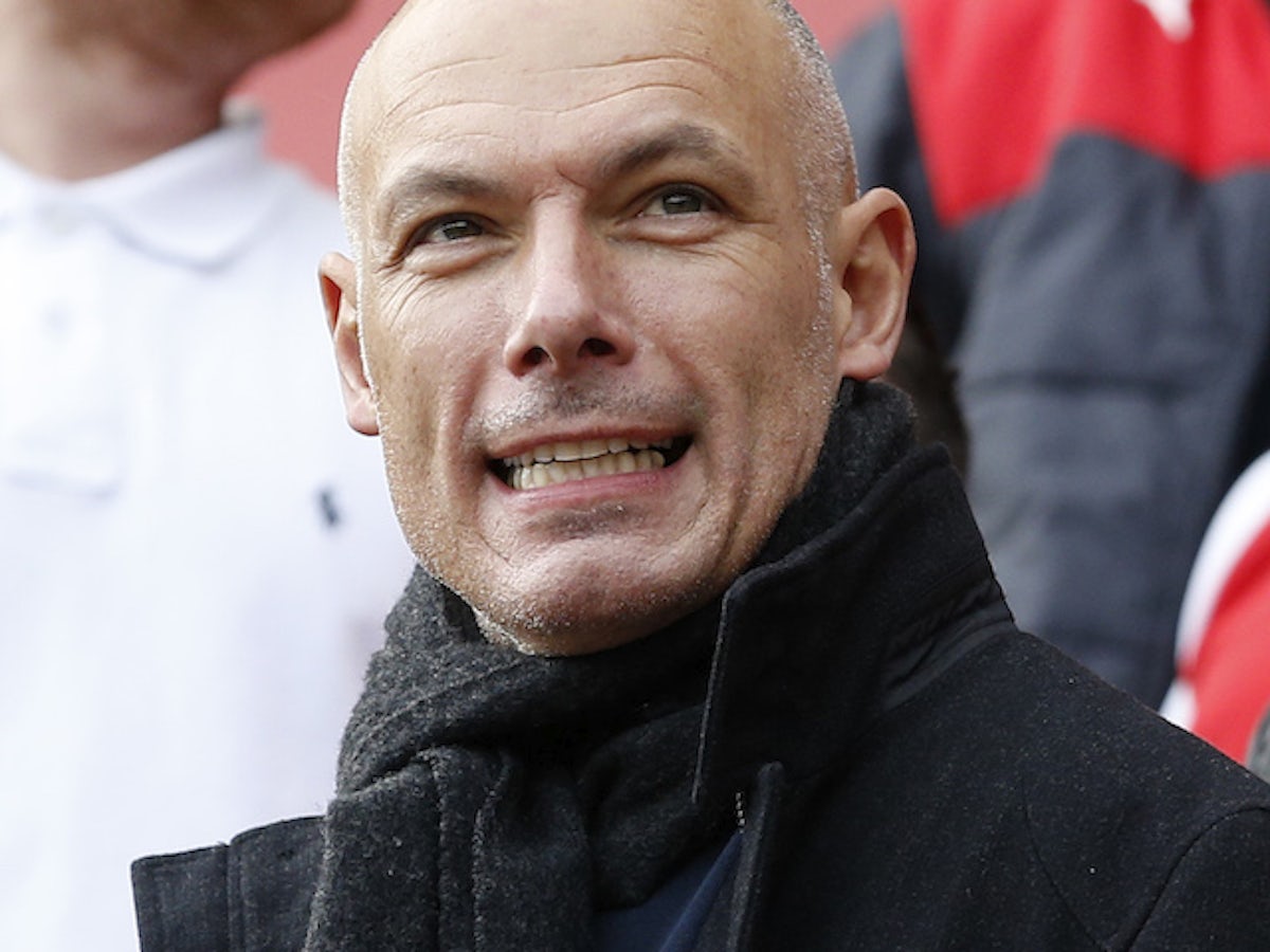 Howard Webb Expects Var To Become More Accepted By Fans Sports Mole