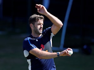 Liam Plunkett helps Melbourne Stars seal shock win over city rivals Renegades