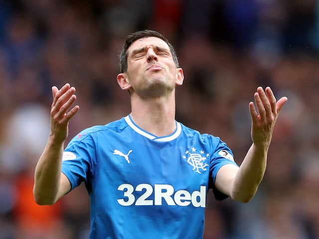 Graham Dorrans signs new 18-month deal with Dundee