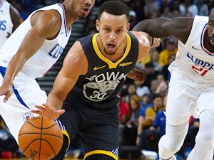 Steph Curry strikes late to snatch victory for Golden State Warriors
