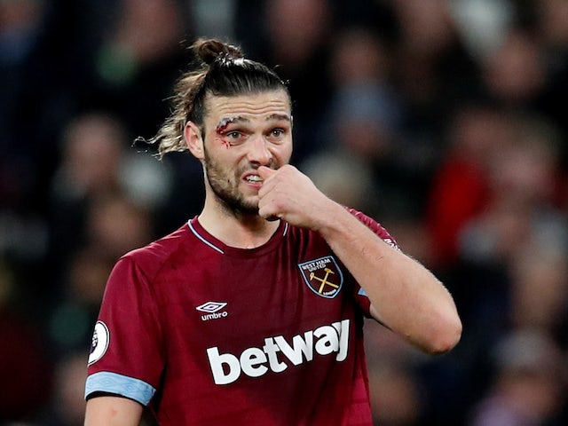 West Ham unlikely to sell Andy Carroll in January, says boss Manuel Pellegrini
