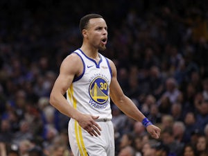Stephen Curry leads Warriors to victory over Kings