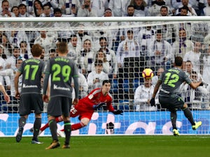 Sociedad stun 10-man Real Madrid at Bernabeu