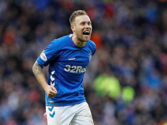 Arfield treble eases Rangers to victory