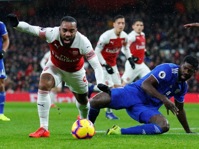 Alexandre Lacazette goes to ground in Arsenal's Premier League meeting with Cardiff City on January 29, 2019