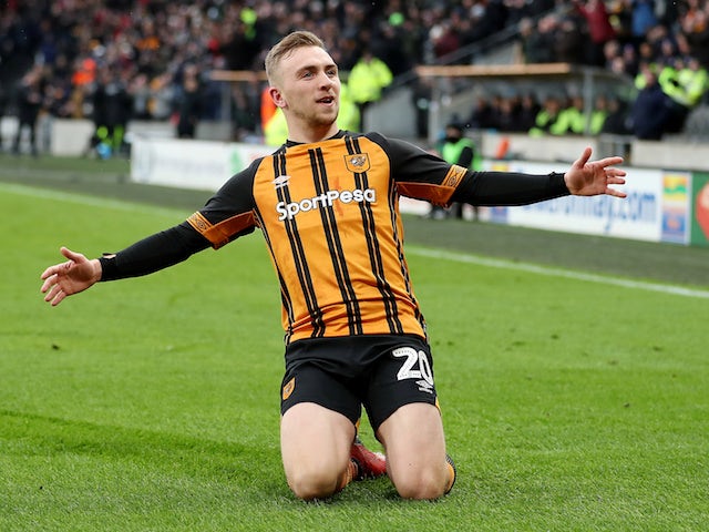 Hull comeback ends Swansea playoff hopes