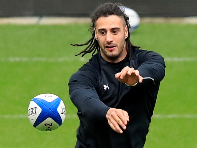 Wales will not be intimidated by French pack, insists flanker Navidi