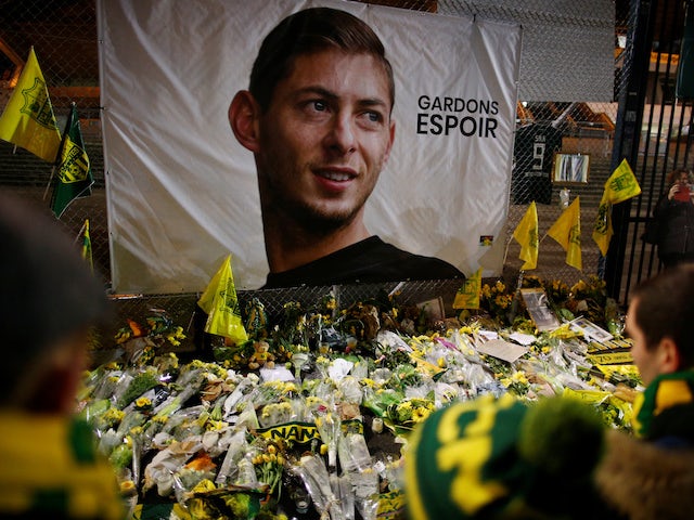 Nantes pay tribute to Emiliano Sala on emotional evening