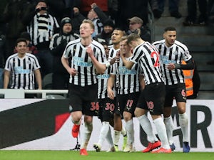 Newcastle United winger Matt Ritchie celebrates with teammates after scoring the winner against Manchester City on January 29, 2019