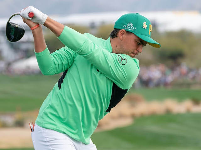 Fowler extends lead ahead of closing stage in Phoenix