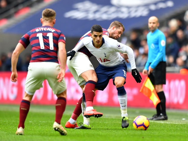 Erik Lamela tries to break clear in Tottenham Hotspur's Premier League meeting with Newcastle United on February 2, 2019