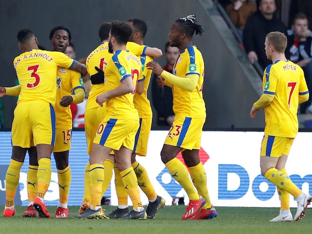 Crystal Palace ease through to FA Cup quarter-finals