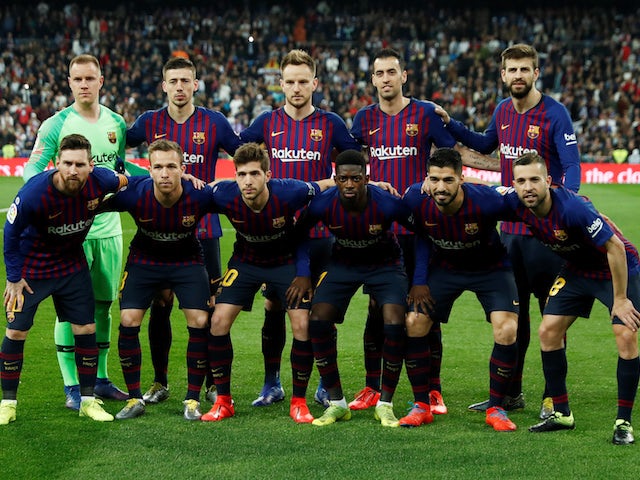 Barcelona players pose for a team photo before the Clasico on March 2, 2019