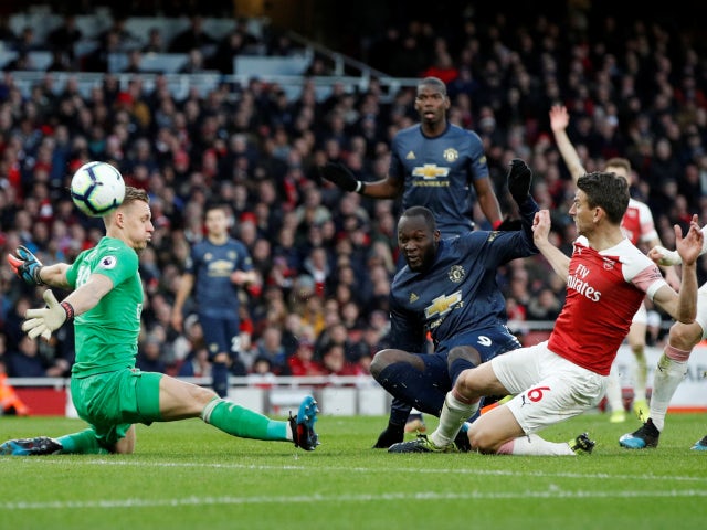 Manchester United striker Romelu Lukaku is denied by Arsenal goalkeeper Bernd Leno on March 10, 2019