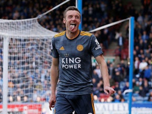 Vardy brace sees Leicester move up to seventh