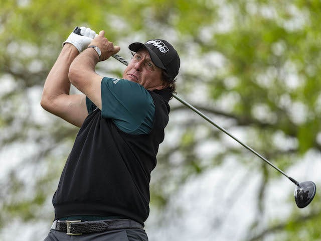 Phil Mickelson sets clubhouse target amid tough conditions