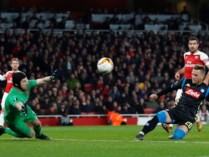 Napoli's Piotr Zielinski fails to find a way past Arsenal goalkeeper Petr Cech on April 11, 2019