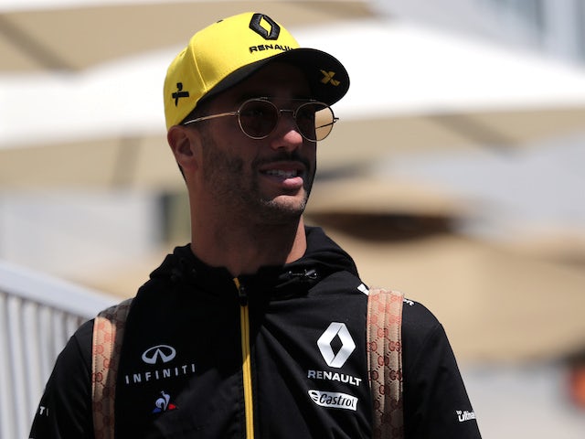 Ricciardo eyes future world title for Renault