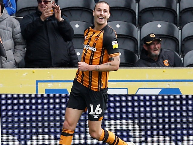 Hull come from behind to beat QPR late on