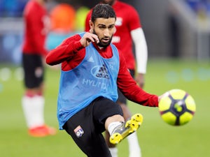 Report: Arsenal make contact with Nabil Fekir