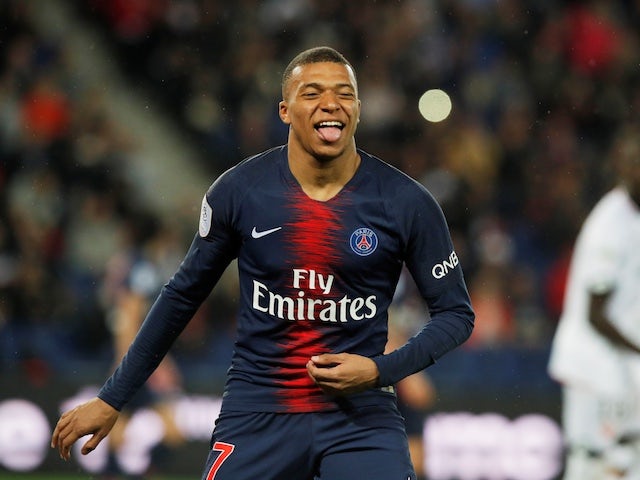 Real Madrid fans chant for Kylian Mbappe at Eden Hazard unveiling