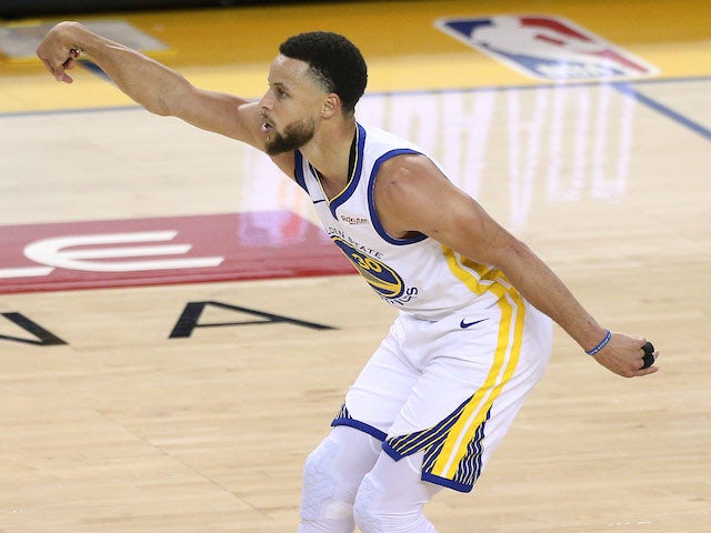 Curry helps Golden State Warriors win game one against Portland Trail Blazers