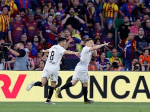 Valencia beat Barcelona to land Copa del Rey title