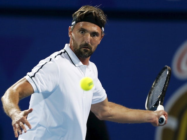 Goran Ivanisevic gives Novak Djokovic a helping hand at Wimbledon ...