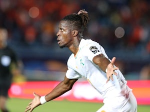 Wilfried Zaha fires Ivory Coast into quarter-finals