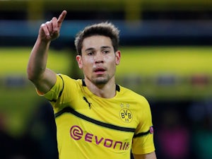 PSG in talks with Dortmund over Guerreiro?
