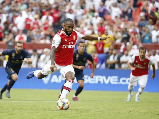Agent claims he offered Lacazette Arsenal exit