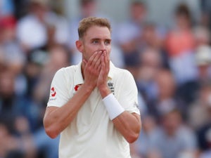 Australia bidding to wipe out England's 90-run first innings advantage