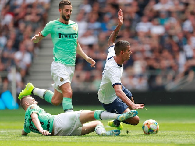 Tottenham Hotspur's Erik Lamela in action with Inter Milan's Marcelo Brozovic in the International Champions Cup on August 4, 2019