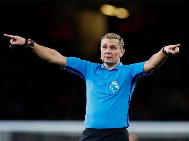 Traffic jam causes referee to miss Chelsea game