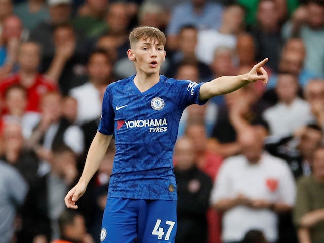 Gilmour signs new four-year deal with Chelsea