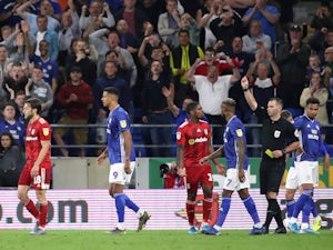 Ten-man Fulham hold on for Cardiff draw