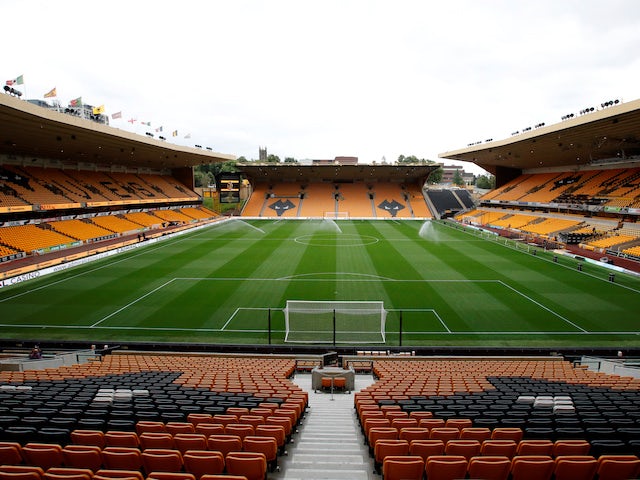 Wolves confirm loan signing of Dijon teen Enzo Loiodice