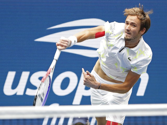 Daniil Medvedev eases into fourth round of US Open