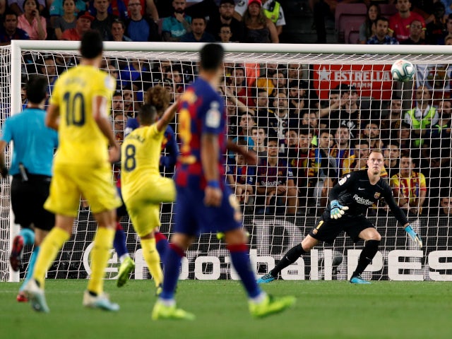 Santi Cazorla scores a wonder goal for Villarreal against Barcelona in La Liga on September 24, 2019.