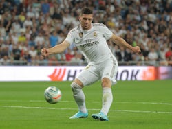 Luka Jovic suffers fractured foot