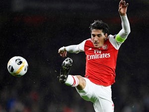 Transfer latest: Hector Bellerin 'stalling on new Arsenal contract'