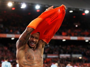 Report: Barca agree £28m deal for Memphis Depay