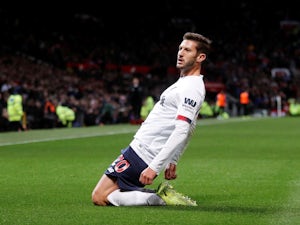 Leicester 'offer long-term deal to Liverpool's Lallana'